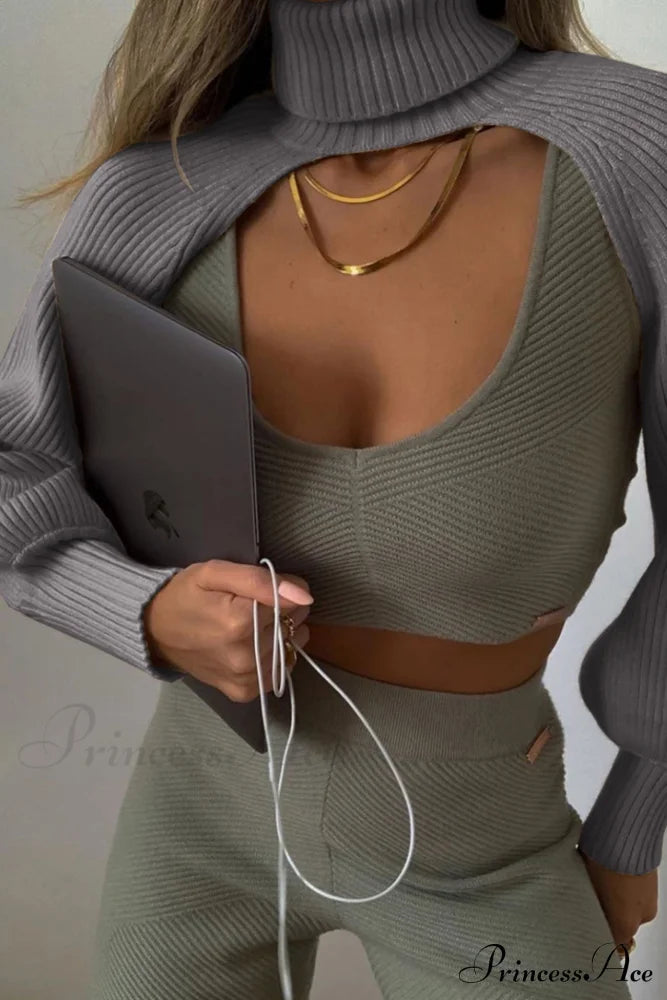 Cover-up Knit Ribbed Turtleneck Sweater