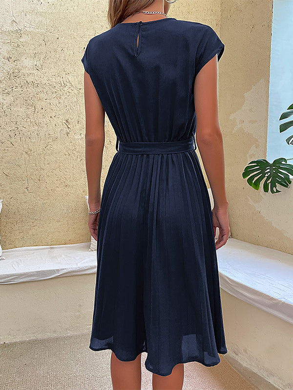 A-line Loose Pleated Color Tied Waist Round-neck Midi Dresses