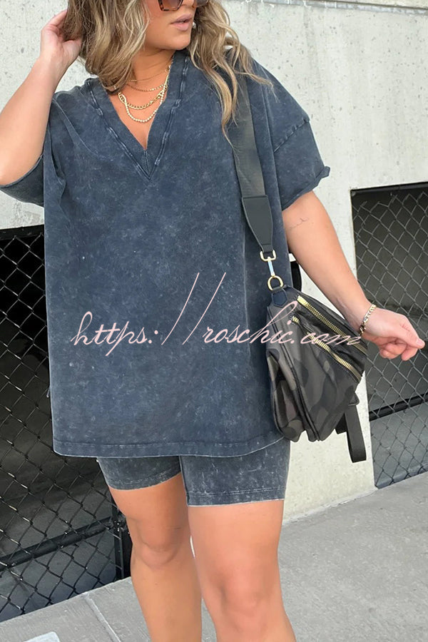 Serena Cotton Blend Oversized T-shirt and Cropped Stretch Cycling Pants