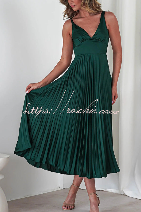 Satin Color V-neck Pleated Maxi Dress