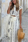 Off-white Skirt and Black Printed Tights Two-piece Set