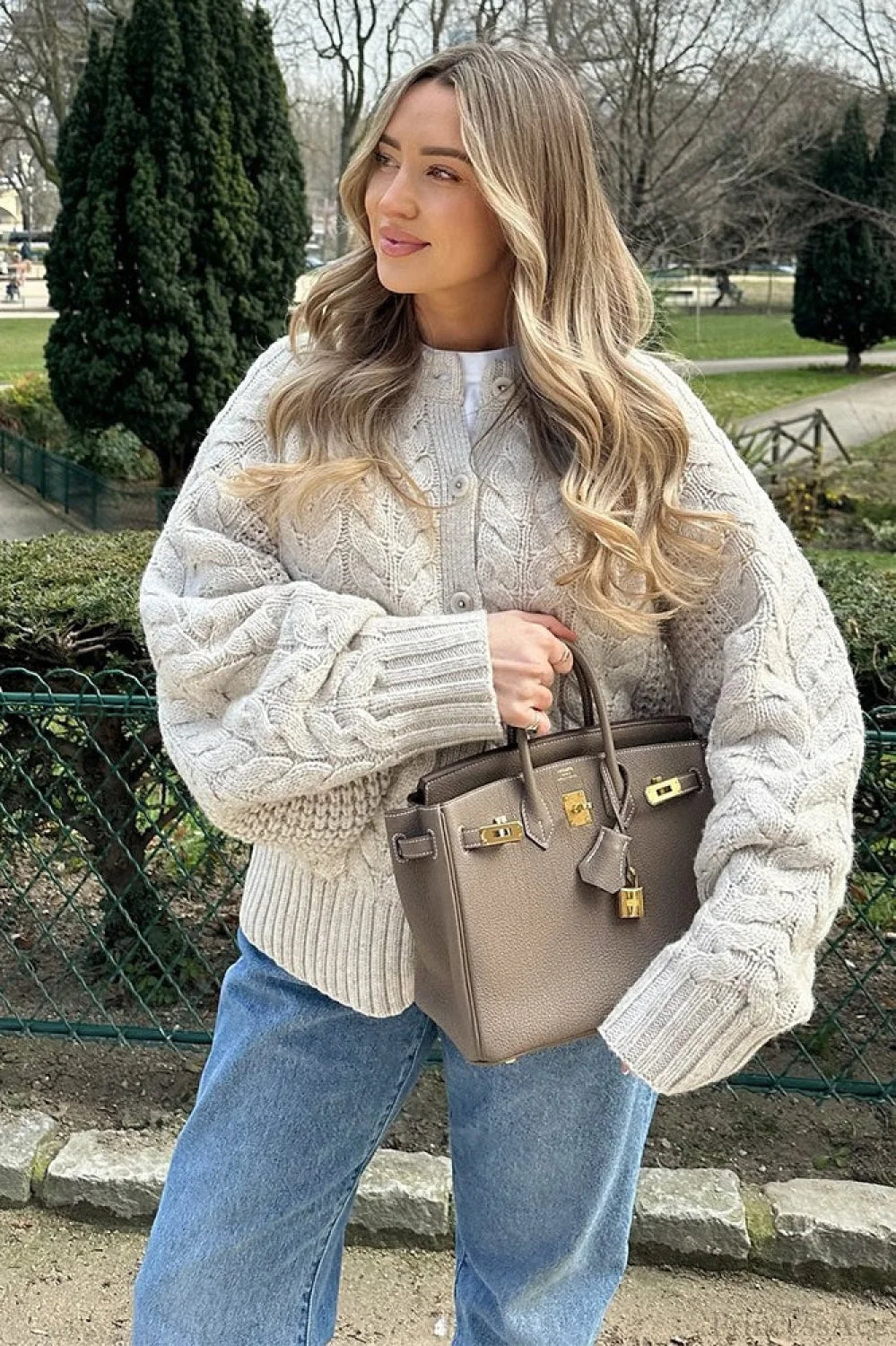 Crewneck Cable Short Cardigan Sweater